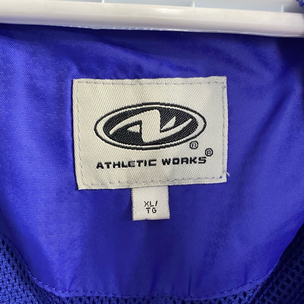Windbreaker - Picture 2 of 3